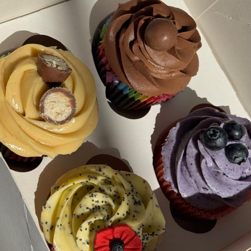 Selectie cupcakes la cutie 4 bucati la Poppy's Bakery, patiserie și cofetărie în Oradea